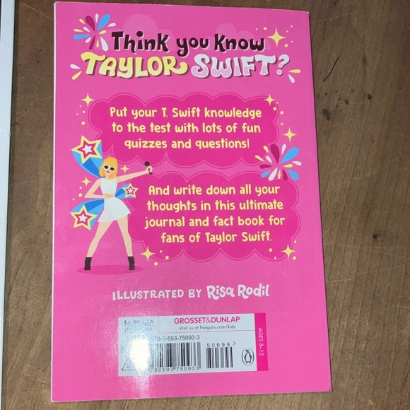 Taylor Swift time & quiz book  Coffee Table Book bundle - Picture 10 of 16